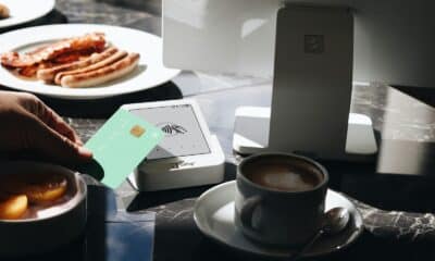 Carte bancaire à l'étranger : comment éviter les frais cachés des banques ?