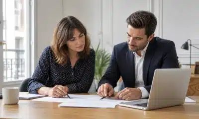 Freelance échangeant avec un expert-comptable