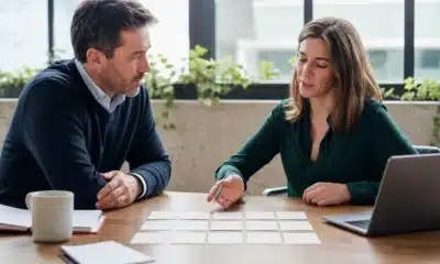 Conseillère définissant le parcours d’accompagnement et de fidélisation des clients