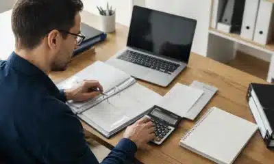 Professionnel indépendant calculant son bénéfice imposable BNC 2026
