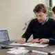 Entrepreneur construisant le financement d’une franchise avec peu d’apport