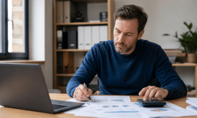 Dirigeant analysant la rentabilité par produit, client et canal