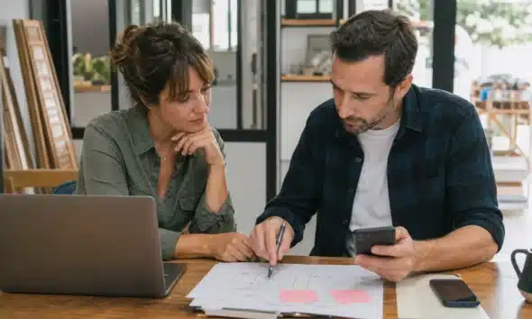 Dirigeants de PME construisant une stratégie digitale