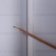 Crayon posé sur les cases vierges d’un carnet de storyboard